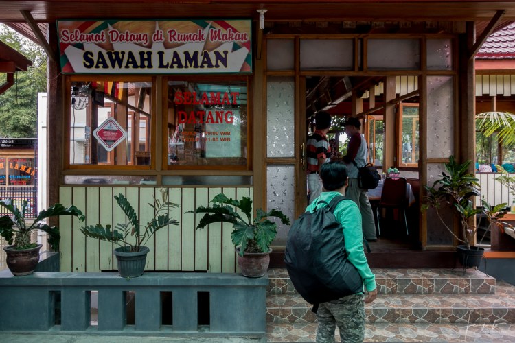Rumah Makan Sawah Laman.jpg