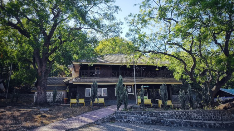Wisma Rusa, salah satu penginapan di Taman Nasional Baluran